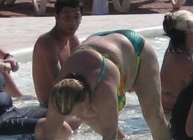 That Face of True Surprise-15 Most Embarrassing Photos Ever Taken At Beach
