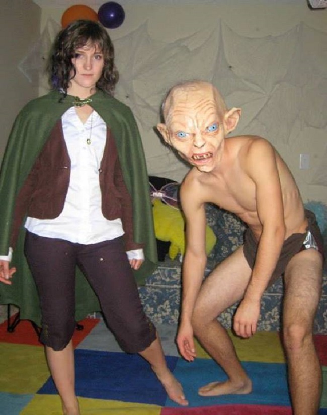 The Lord of the Rings Costume-Fifteen Halloween Couple Costumes That Are Super Amazing