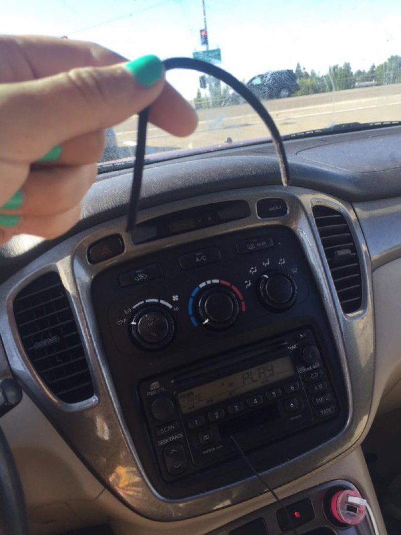 When HairTie Breaks Just at the Wrong Time-15 Things That Will Make You Cringe If You're A Girl