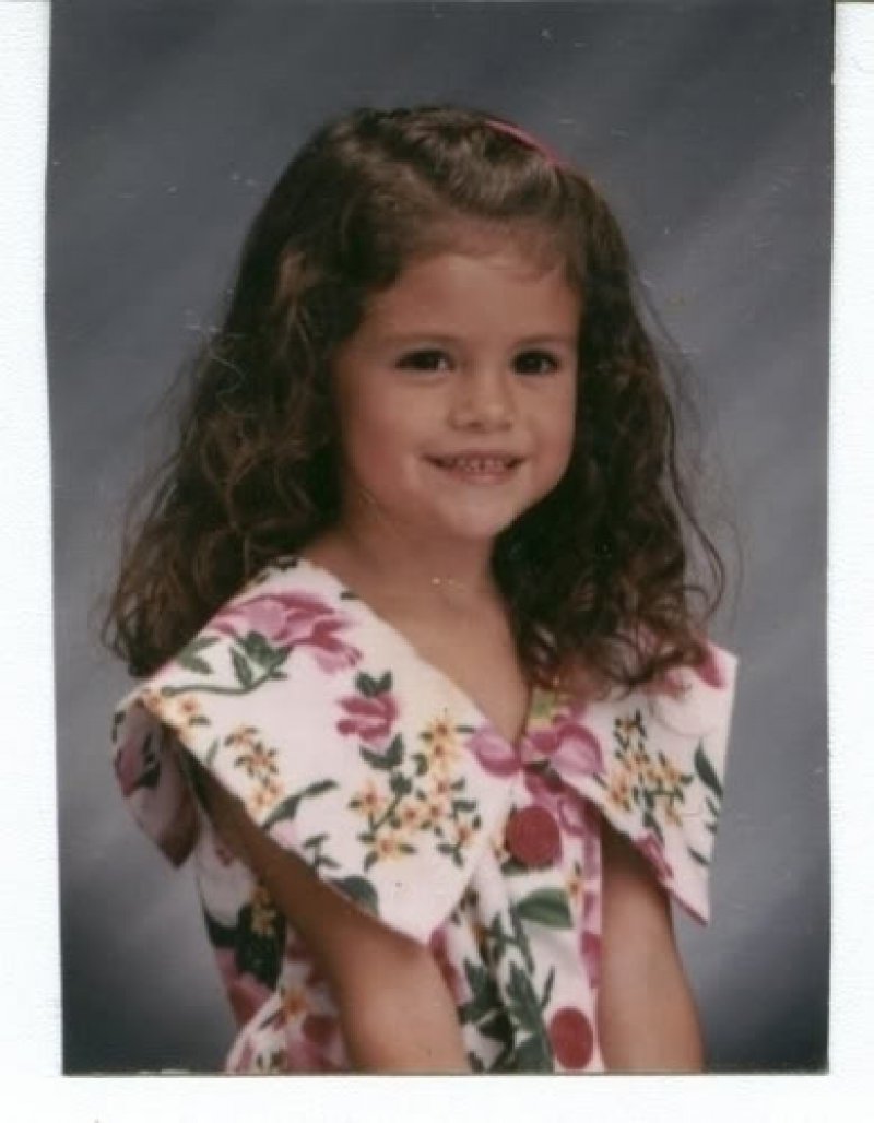 Selena Gomez-15 Cutest Childhood Photos Of Famous Celebrities