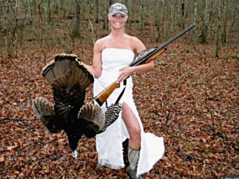 The Hunter Bride-15 Funny Redneck Marriage Photos
