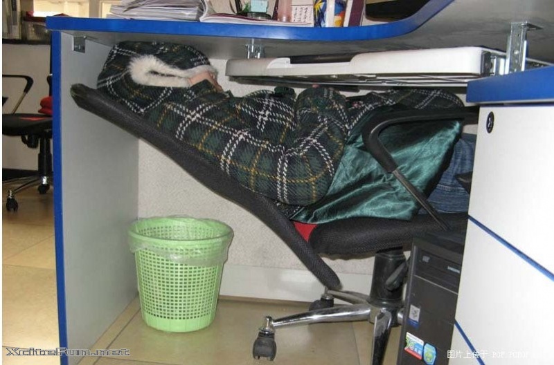 This Guy Who Was Sleeping Under Cubicle-15 People Who Were Caught Taking A Quick Nap At Work