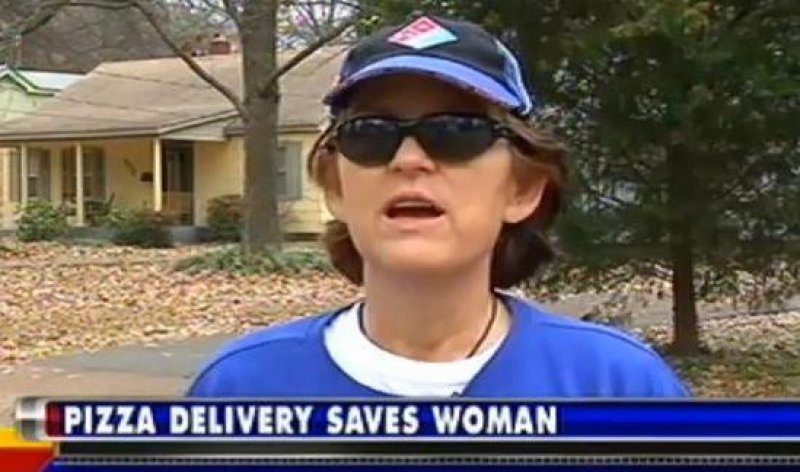 Pizza Delivery Woman Saved an Old Woman's Life-15 Interesting Facts About The World You Don't Know