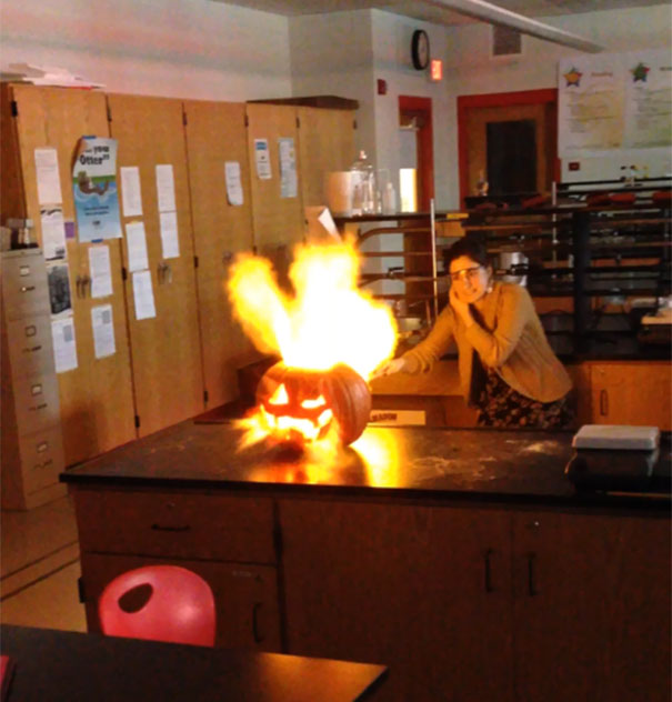 Trust Her, She is a Chemistry Teacher-15 Awesome Teachers Everyone Would Like To Have