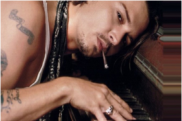 Johnny Depp's Smoking Habit-12 Things You Didn't Know About Johnny Depp