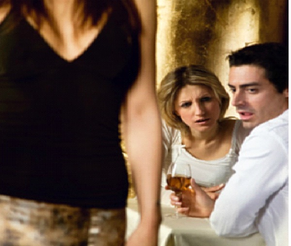 SSpouse Constantly Checking Out Members Of Opposite sex-Marriage In Trouble Signs You Should Not Avoid