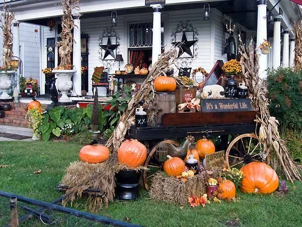 Pumpkins galore-Amazing Halloween Home Decorations