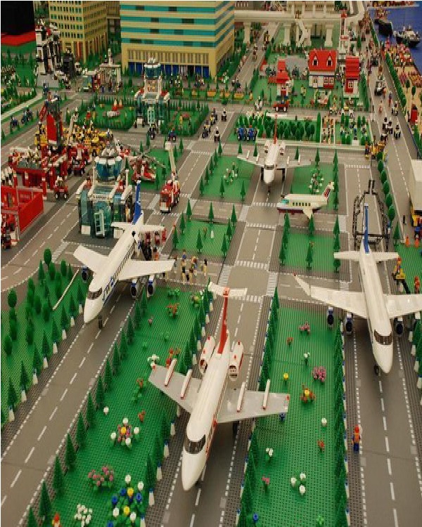 Airport-Amazing LEGO Creations