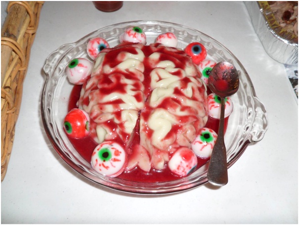 Jell-o Brains-15 Scary Halloween Dishes That Will Scare The Life Out Of Your Guests