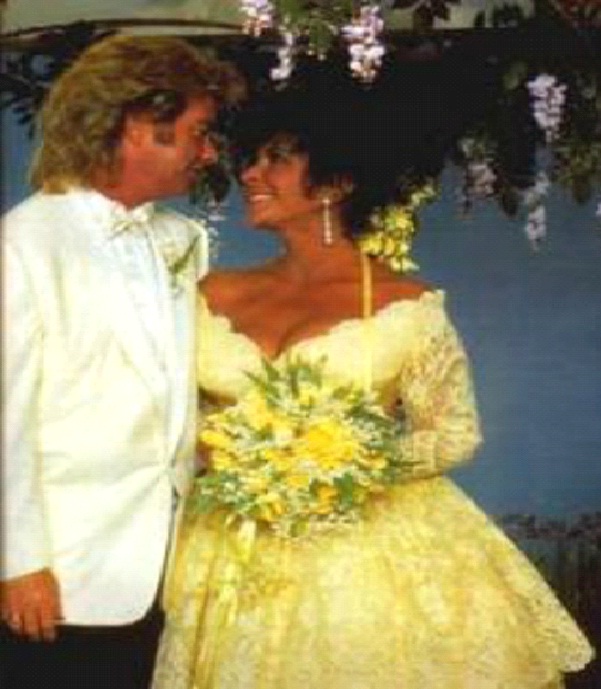 Elizabeth Taylor & Larry Fortensky - $2.5 Million-Most Expensive Weddings Ever