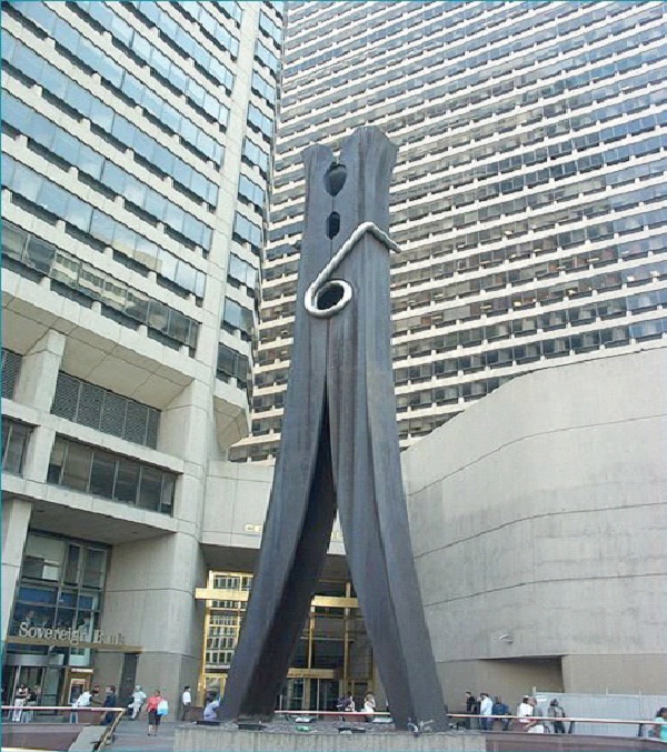 Giant Clothespin - Philadelphia-World's Most Bizarre Statues