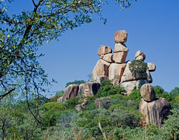 Three People?-Amazing Balanced Stones In The World