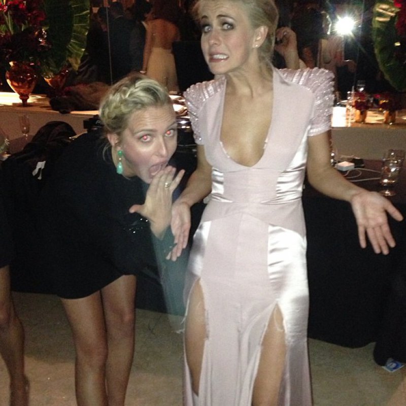 Julianne Hough's Double Slit-Top 15 Worst Celebrity Wardrobe Malfunctions