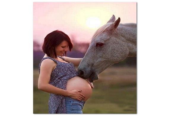 Keeping In With Nature-15 Most Disturbing And Stupid Pregnancy Photos Ever
