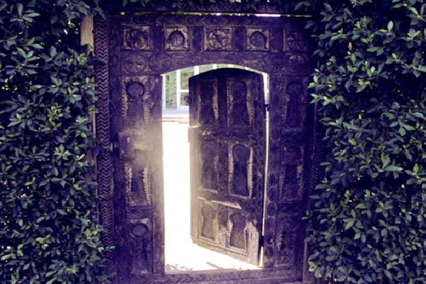 Gate To Happiness - Somewhere-Amazing Entrances