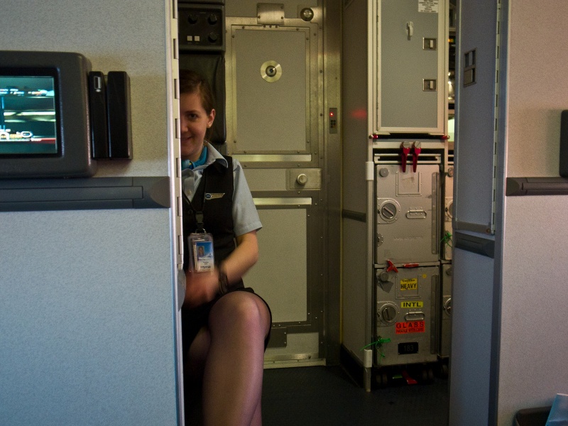 You Can’t, but Flight Attendants Can Text-15 Confessions From Pilot And Flight Attendants That Will Give You Nightmares