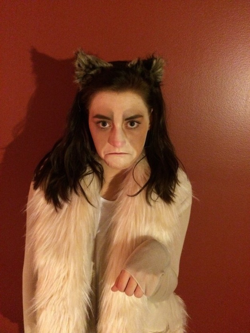 Grumpy Cat Halloween Costume-Simple Halloween Costumes You Can Make Within A Day