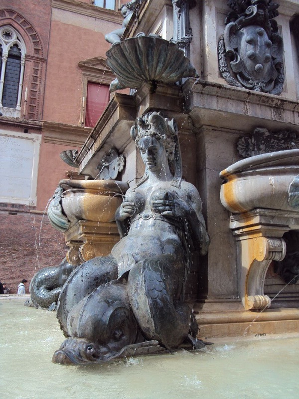 Fountain of Neptune, Bologna-Craziest Fountains Around The World