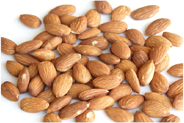 Almonds-Skin Clearing Foods To Eat