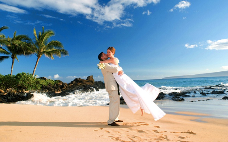 Makena Cove, Maui-24 Most Beautiful Wedding Locations In Hawaii