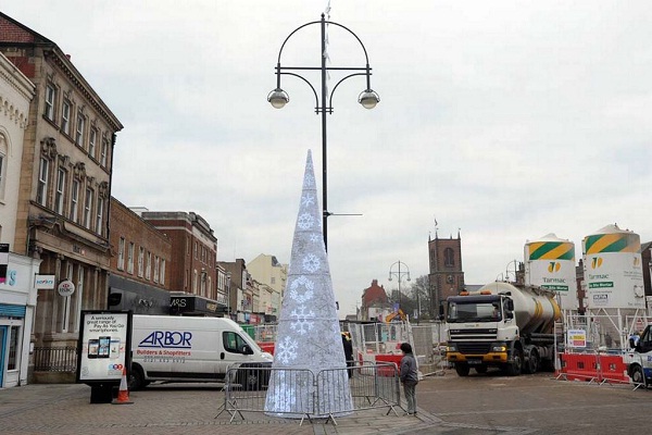What a Poor Show!-Worst Christmas Decorations Ever