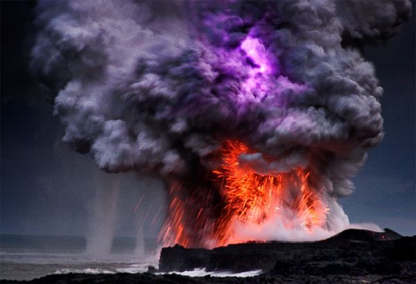 Volcanic Lightning-Ridiculously Cool Natural Phenomena