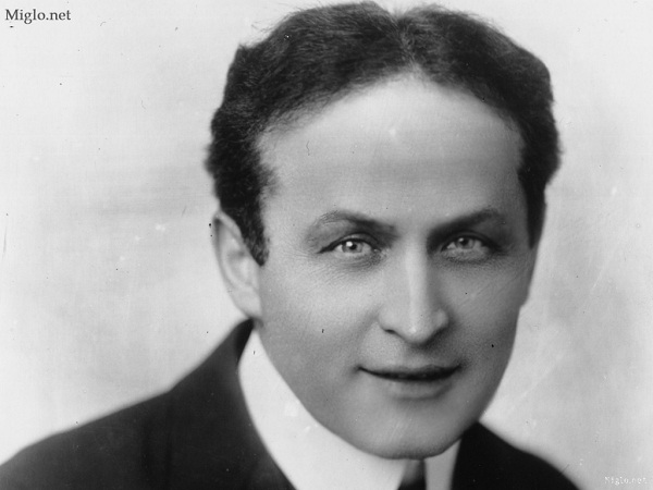 Harry Houdini-Greatest Magicians Ever