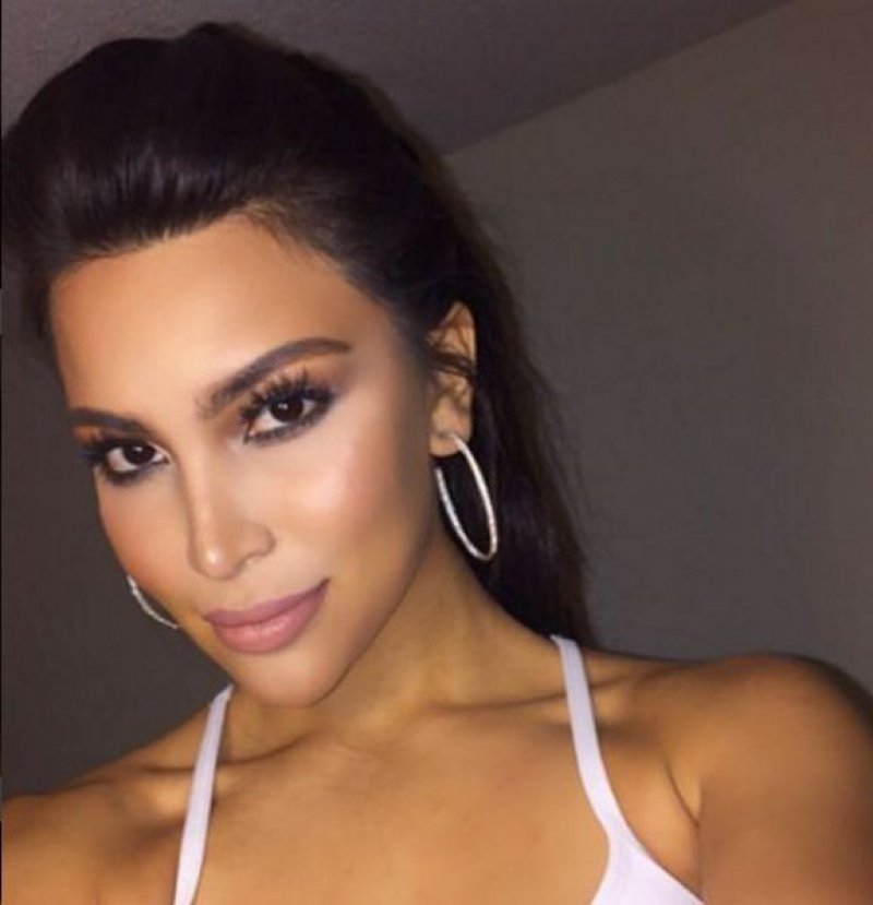 Both Kim and Kamilla Osman Have Armenian Background-15 Images Of Kim Kardashian's Doppelganger Kamilla Osman That Will Confuse The Hell Out Of You