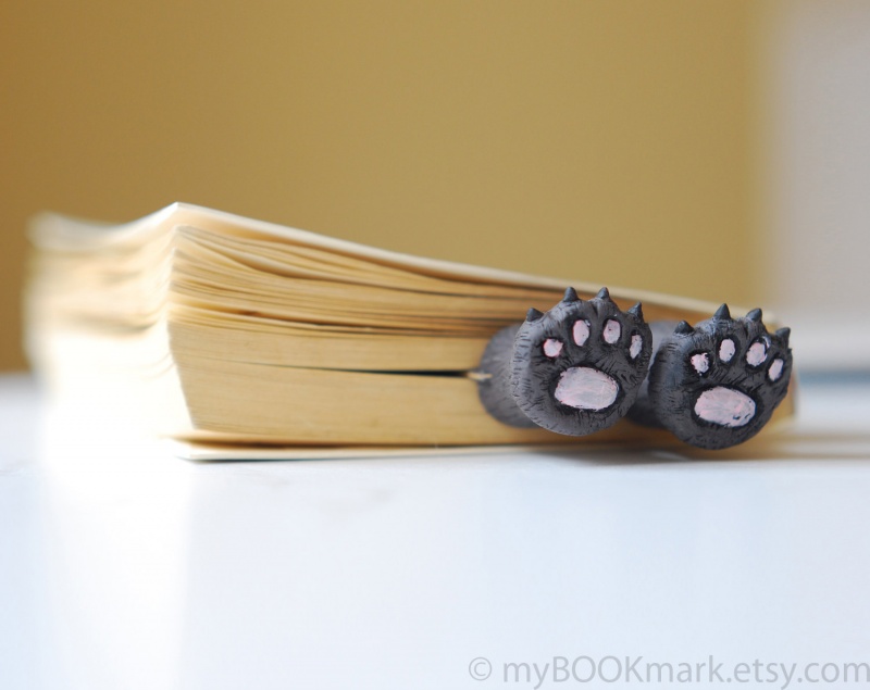 Kitty Paws Bookmark-15 Bookmarks You Must Have If You Are A Bookworm