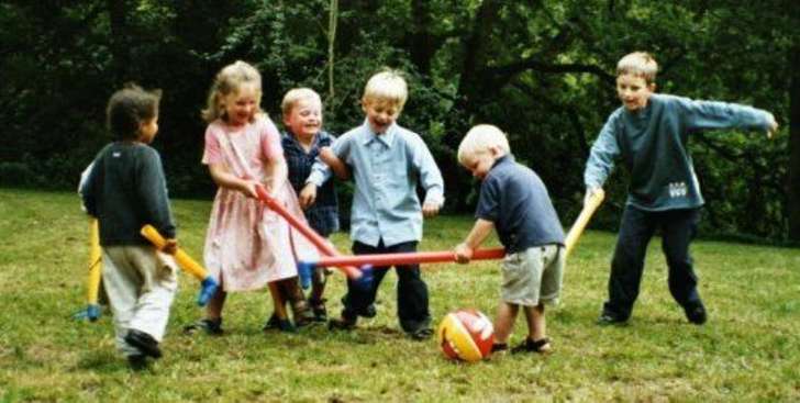 Playtime: Then and Now-15 Images That Show Striking Differences Between Kids In 90s And Kids Today