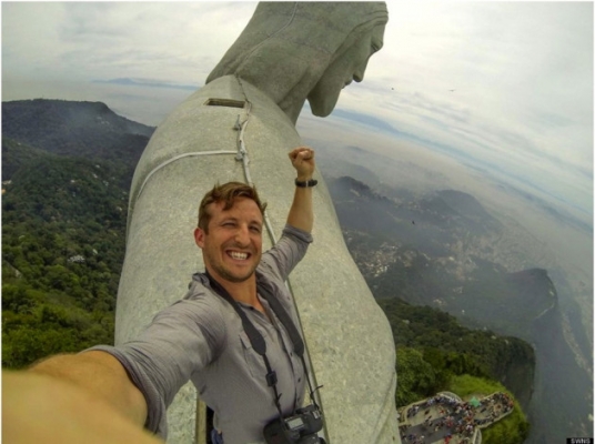 Selfie with Christ the Redeemer-Selfies That Will Make You Cringe