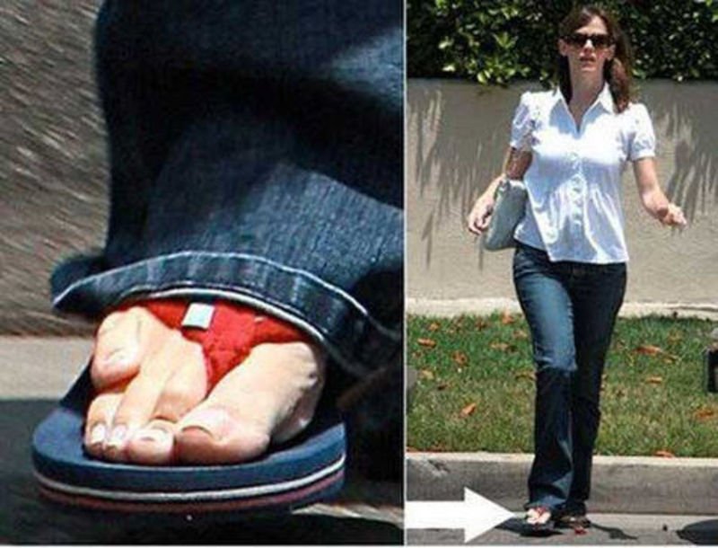 Jennifer Garner - Strange Toe-15 Celebrities With Strange Physical Flaws You Probably Don't Know About