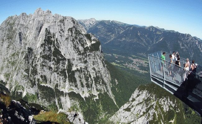 The alps-Breathtaking Viewing Platforms Around The World