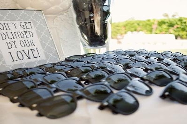 Sunglasses-Creative Wedding Favor Ideas