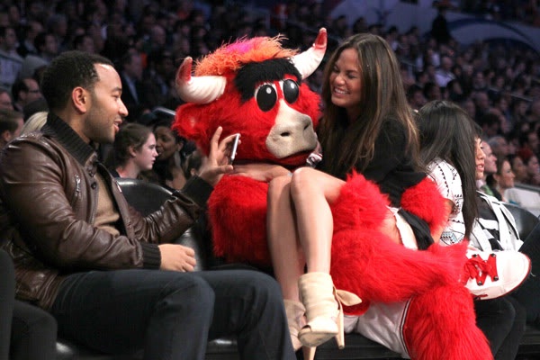 They Mix With Celebs-Pics Of Mascots Having Fun