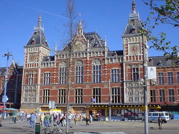 Amsterdam Centraal-Largest Train Stations In The World