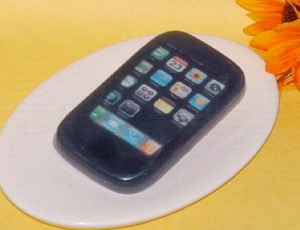IPhone Soap-12 Hilarious And Creative Soap Bars