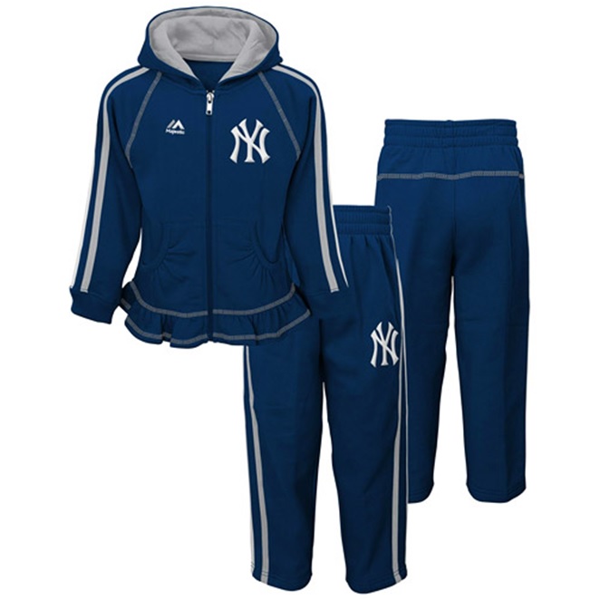 Choose Your Favorite Sports Team Toddler Outfit-Best Newborn Girl Gifts 2015