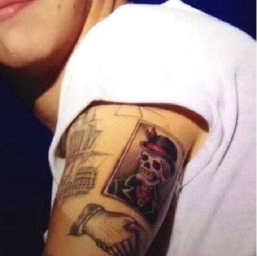 Skeleton-12 Amazing Harry Styles' Tattoos