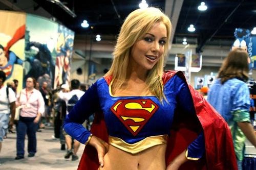 A Cutey-Hottest Supergirl Cosplays