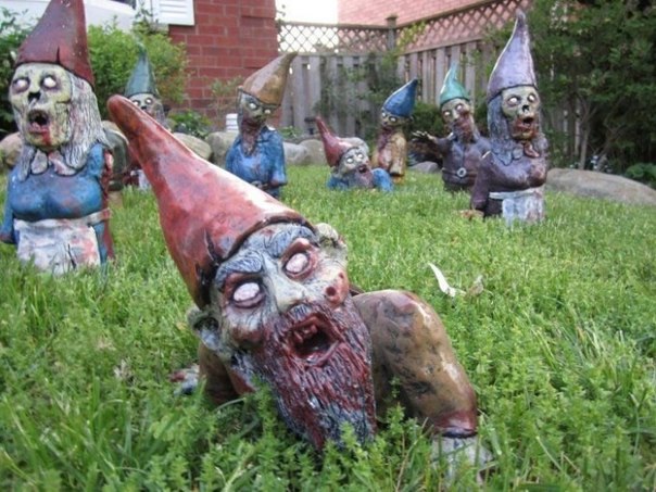 Horror Lawns-Strangest Lawn Ornaments