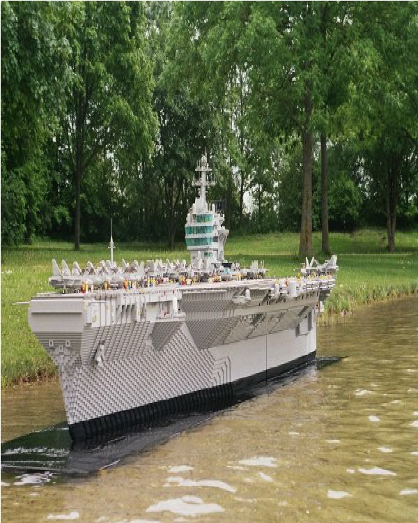 Aircraft carrier-Amazing LEGO Creations