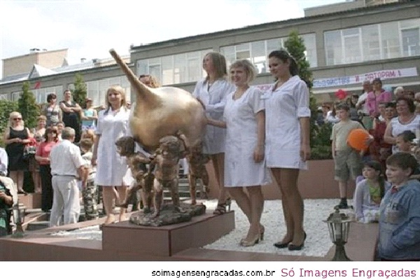 Monument To Enemas-Bizarre Statues Created From Your Nightmares