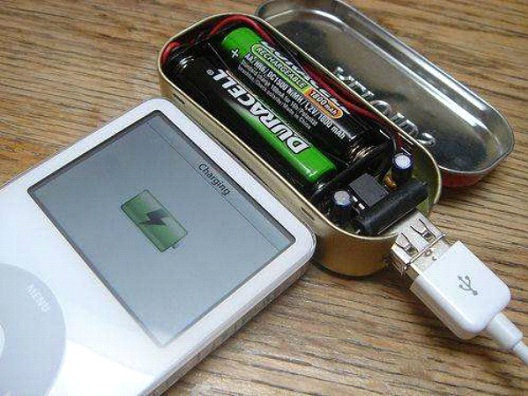 Altoids Charger-Best DIY Phone Accessories