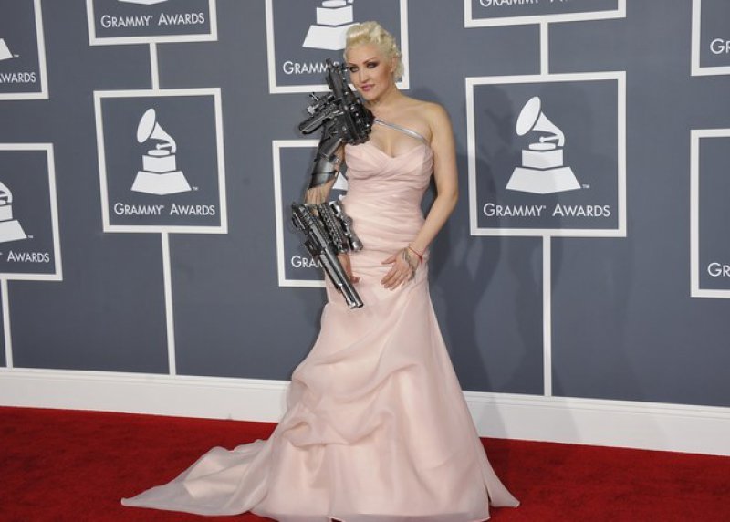 Sasha Gradiva, 2012-15 Weirdest Outfits At The Grammys Over The Years