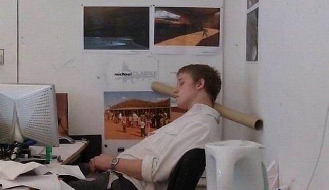 This is How Everybody Takes a Nap at Work-15 People Who Were Caught Taking A Quick Nap At Work