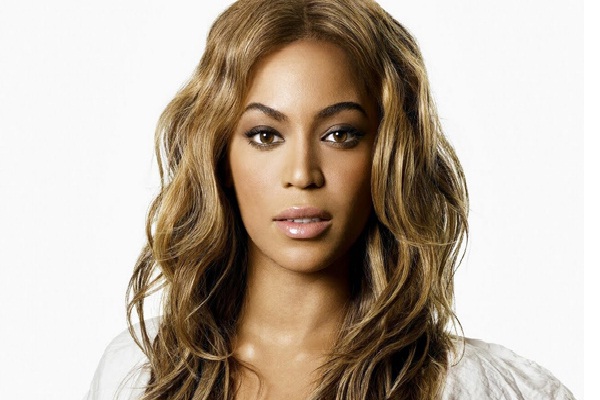 Beyonce-Best Celebrity Bloggers