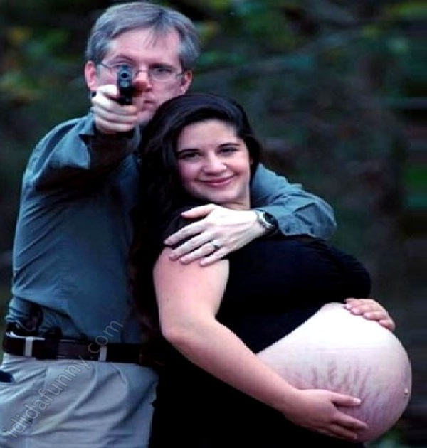 So awkward-15 Most Disturbing And Stupid Pregnancy Photos Ever
