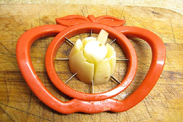 Apple slicer to cut potatoes-Amazing Kitchen Hacks