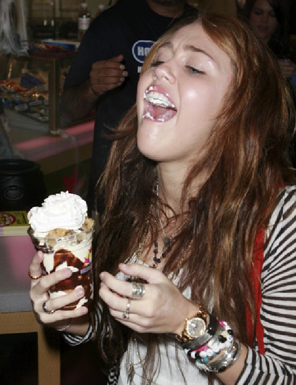 Just eat-Embarrassing Pictures Of Miley Cyrus